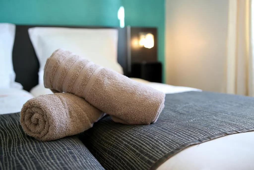 Hotel La Villa Florida Бандоль 2*,