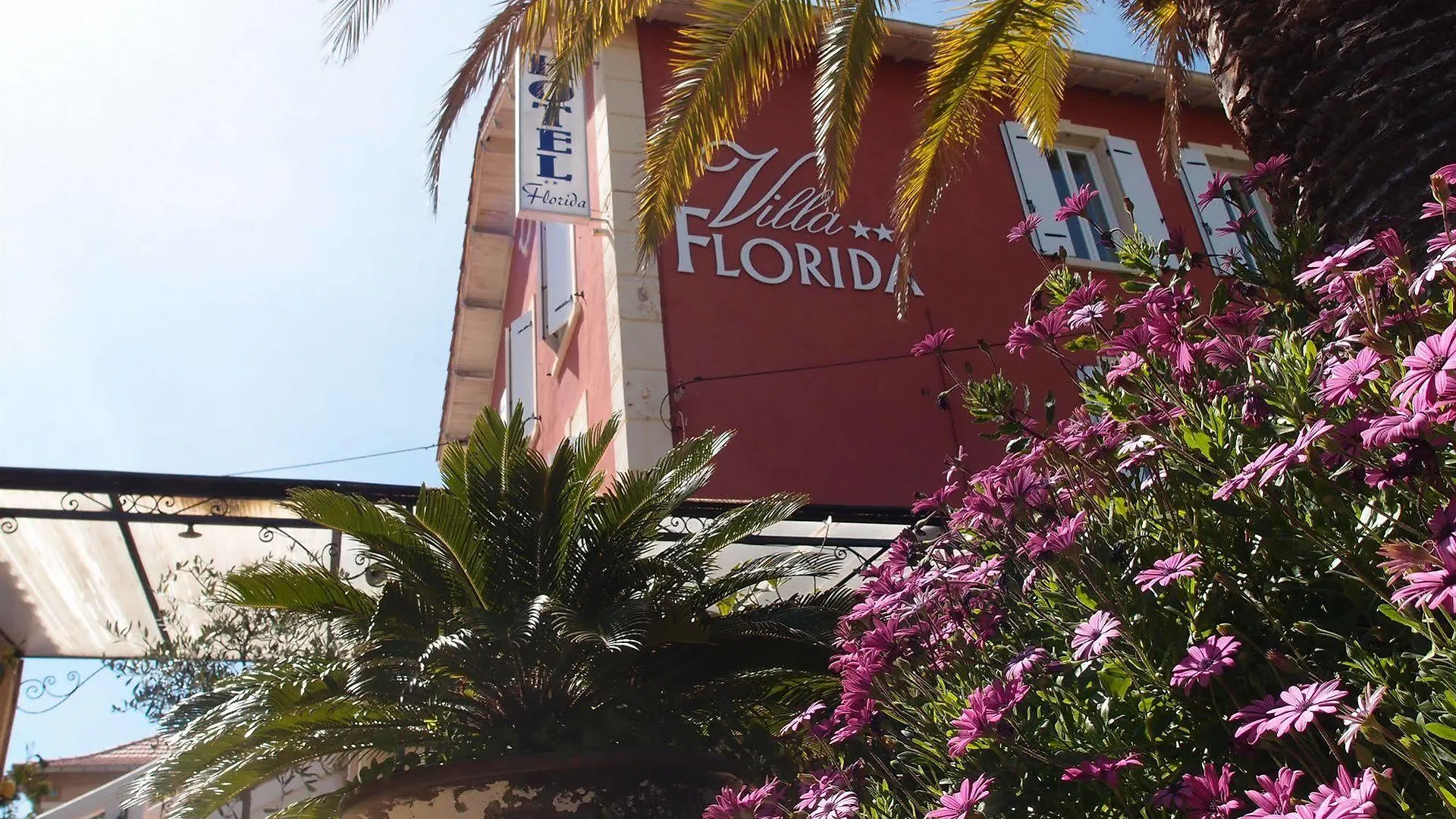 Hotel La Villa Florida Бандоль 2*,